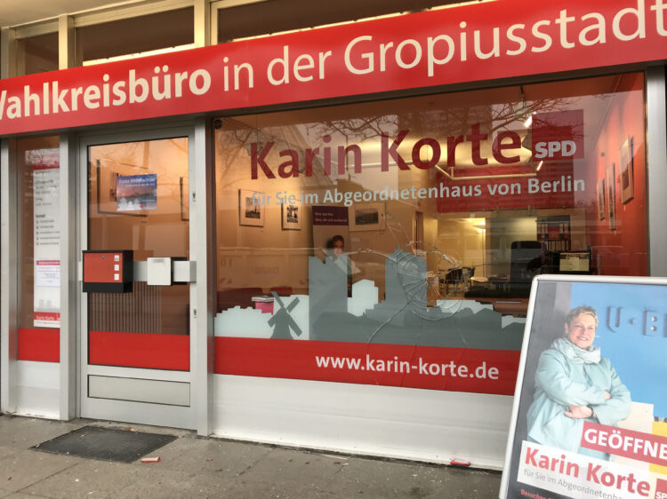 Bürgerbüro von Karin Korte beschädigt 1