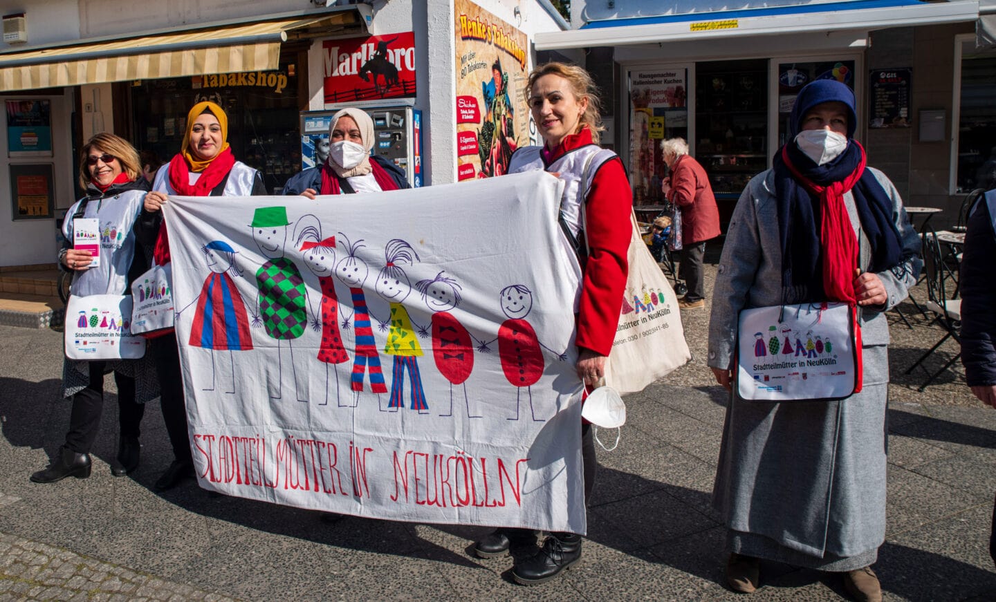 Menschenkette gegen Rassismus in Alt-Rudow 4
