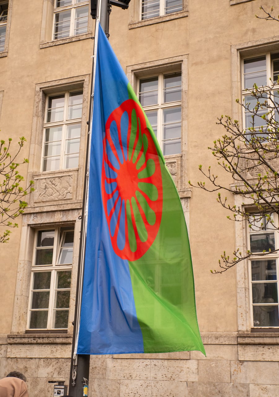 Roma-Flagge zum 5. Mal gehisst 6