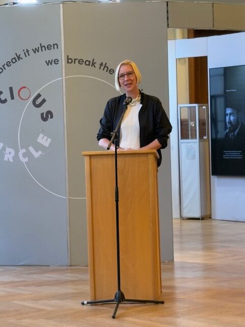 „The Vicious Circle“ im Rathaus Neukölln - Ausstellung über jüdisches Leben, Pogrome und den Kreislauf des Antisemitismus 8
