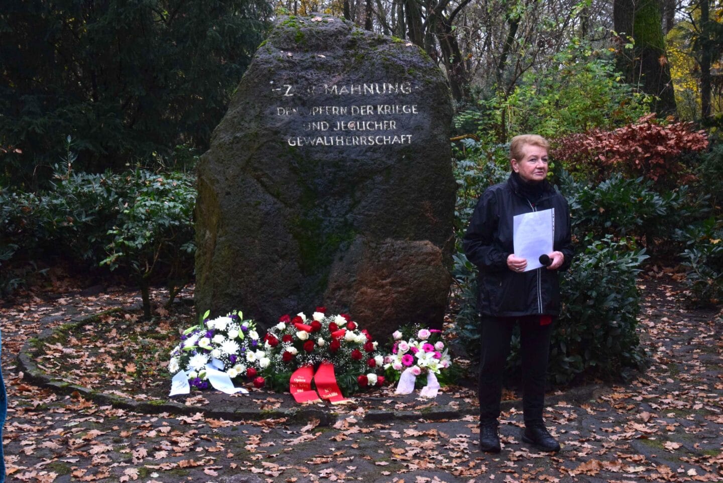 „Wir dürfen Hass und Hetze nicht dulden“ - Gedenken zum Volkstrauertag 2