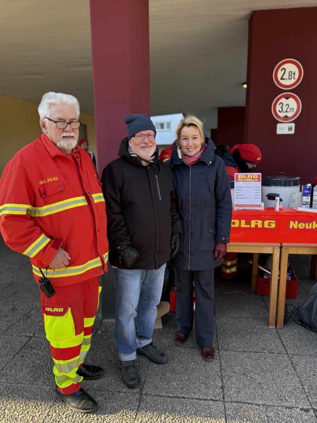Teamgeist über 29 Etagen: SPD- Fraktion beim Tower-Run in der Gropiusstadt 25